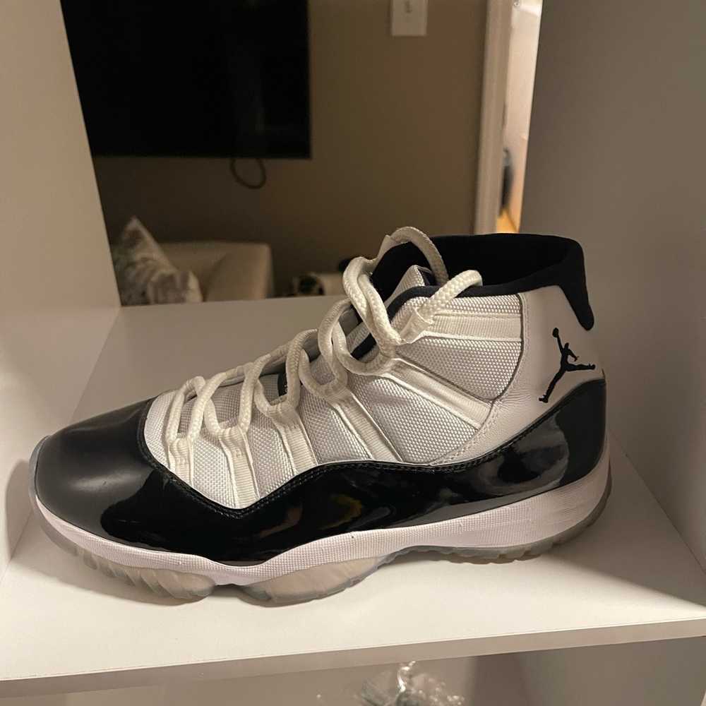 Nike Air Jordan XI 11 Retro Concord 2018 Men’s Size 9.5 White Black 378037-100 - Picture 7 of 12